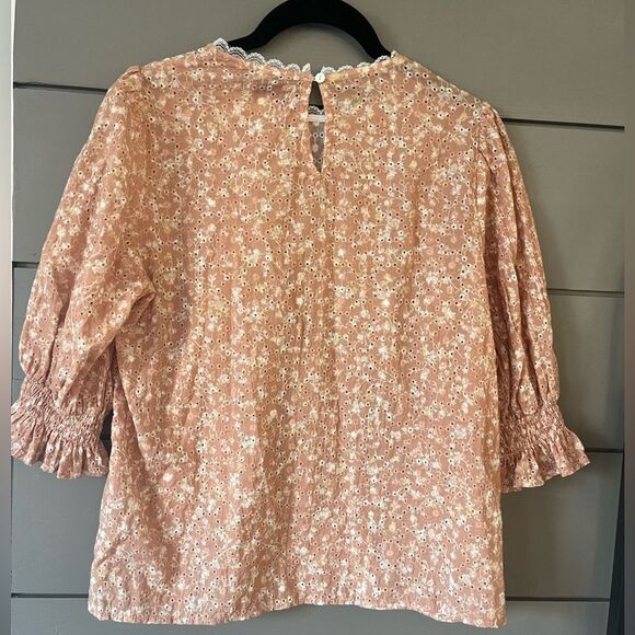 AURA size small eyelet spring apricot floral‎ and lace 3/4 puff sleeve top EUC - Picture 6 of 6